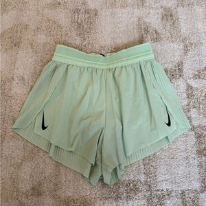 Women’s nike aeroswift shorts